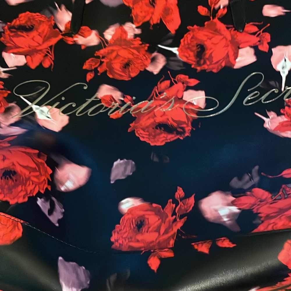 This are beautiful victoria secret purses for women